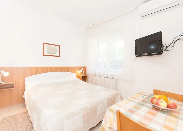 Mate Апартаменты Паг